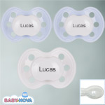 Pakke med 3 stk. Baby Nova sutter med navn (2 Lysebl� + 1 Hvid) Symmetriske Silikone fra 6 md.